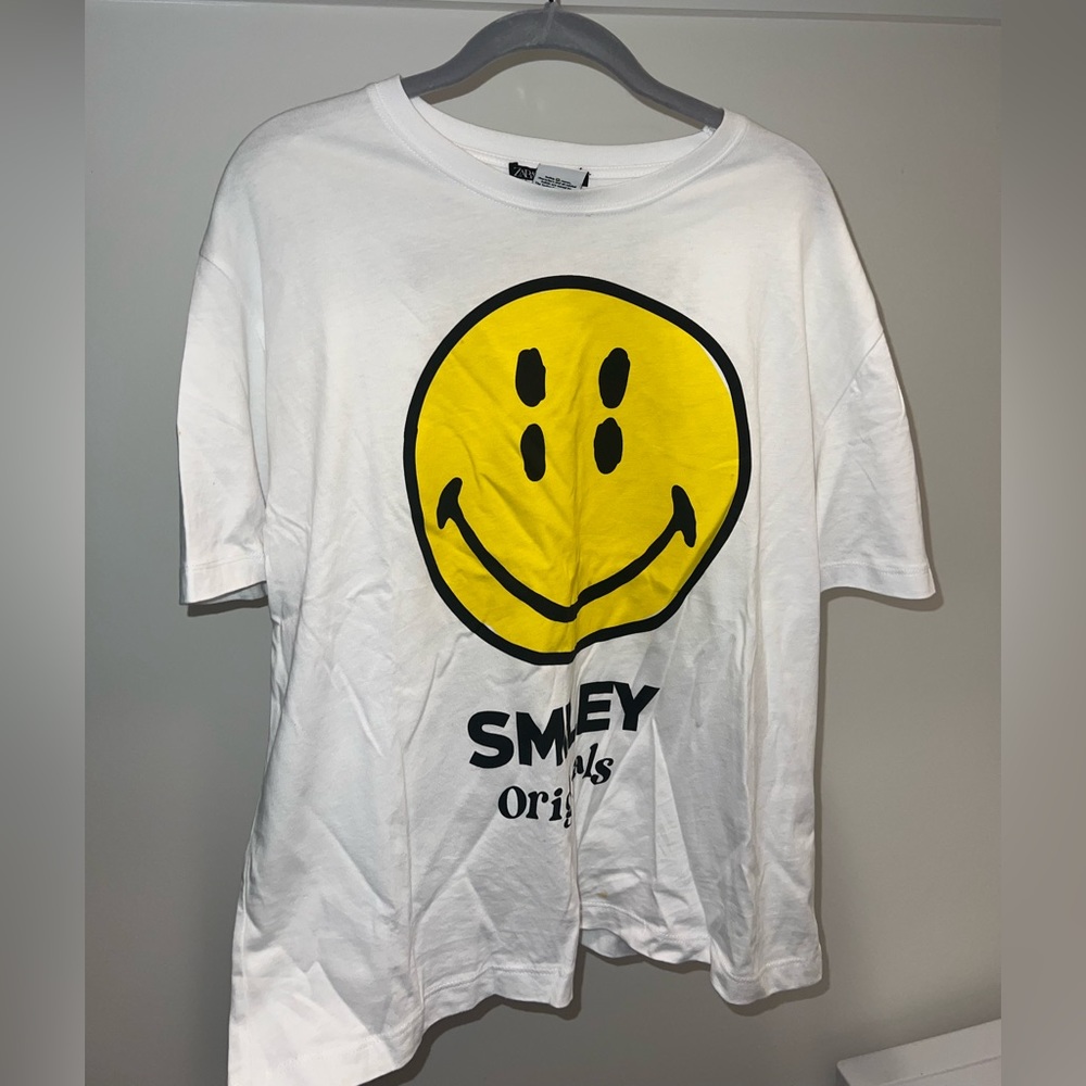 Zara Smiley collection Tee